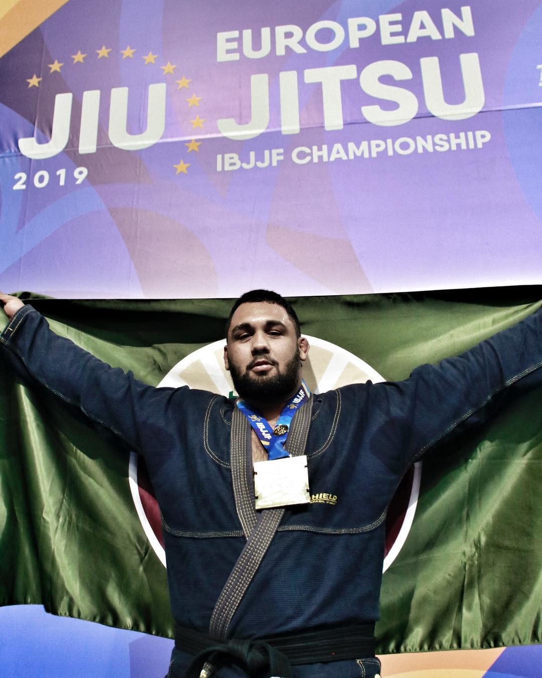 Victor Honório dominou o pesadíssimo