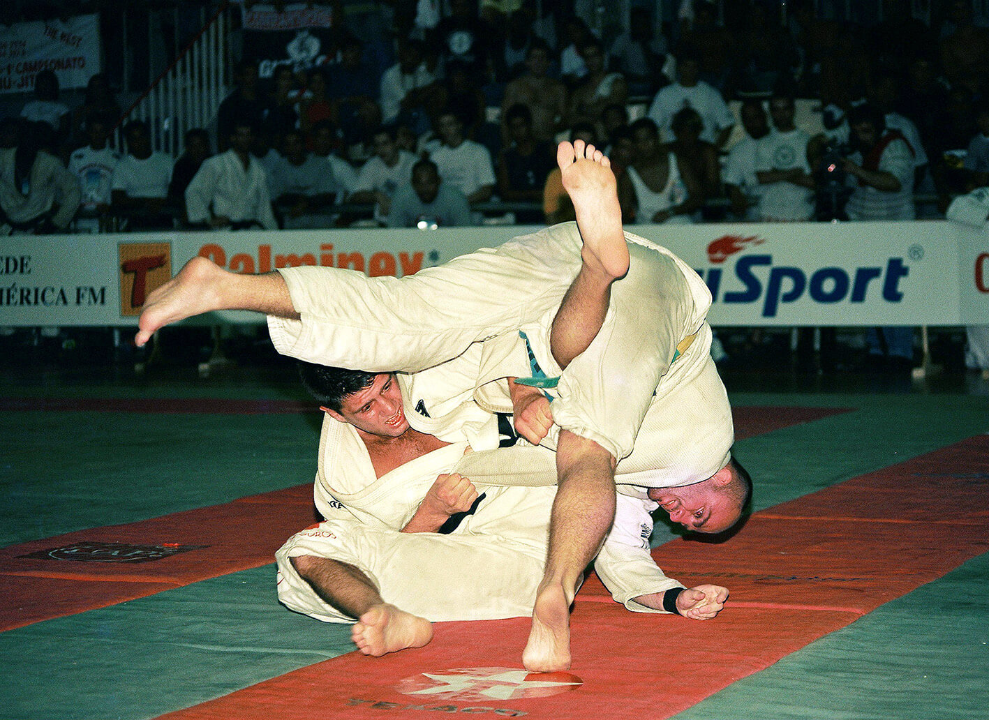 Jovem brasileira se torna primeira atleta da história a ganhar tríade  mundial no Jiu Jitsu - GAZ - Notícias de Santa Cruz do Sul e Região