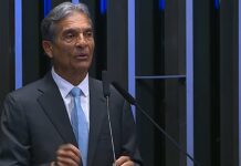 Rorion Gracie recebe homenagem no Senado por 100 anos da Família Gracie