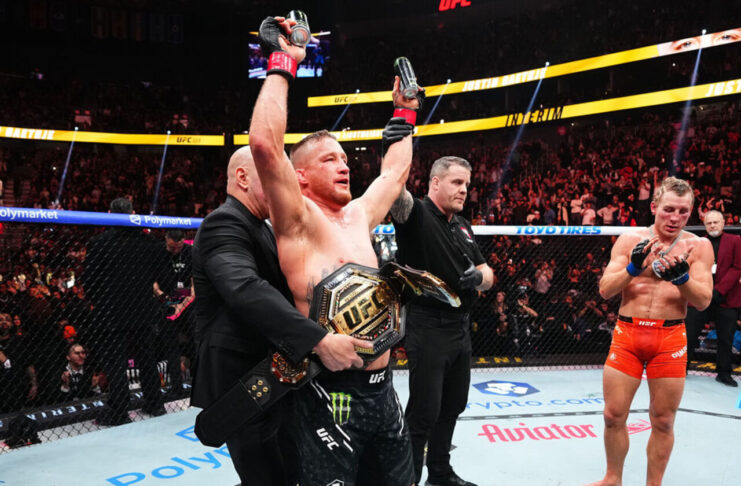 Justin Gaethje vence Paddy Pimblett e conquista título interino do UFC