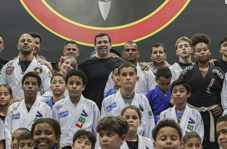 Com presença de Pedro Rizzo, LBV entrega 40 kimonos a projeto social de jiu-jitsu no Bope