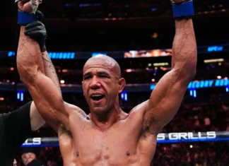 Robocop venceu Hernandez no UFC Sacramento